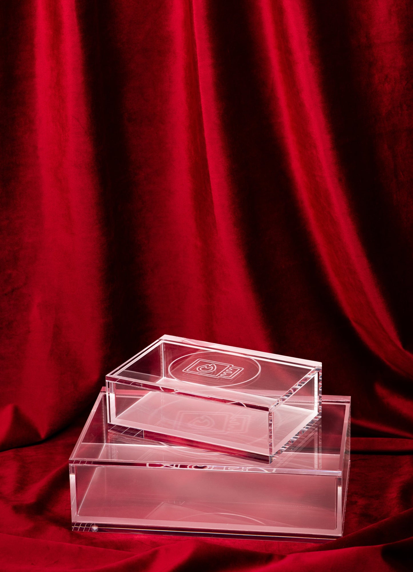 Transparent small box to store matchboxes and matchbooks